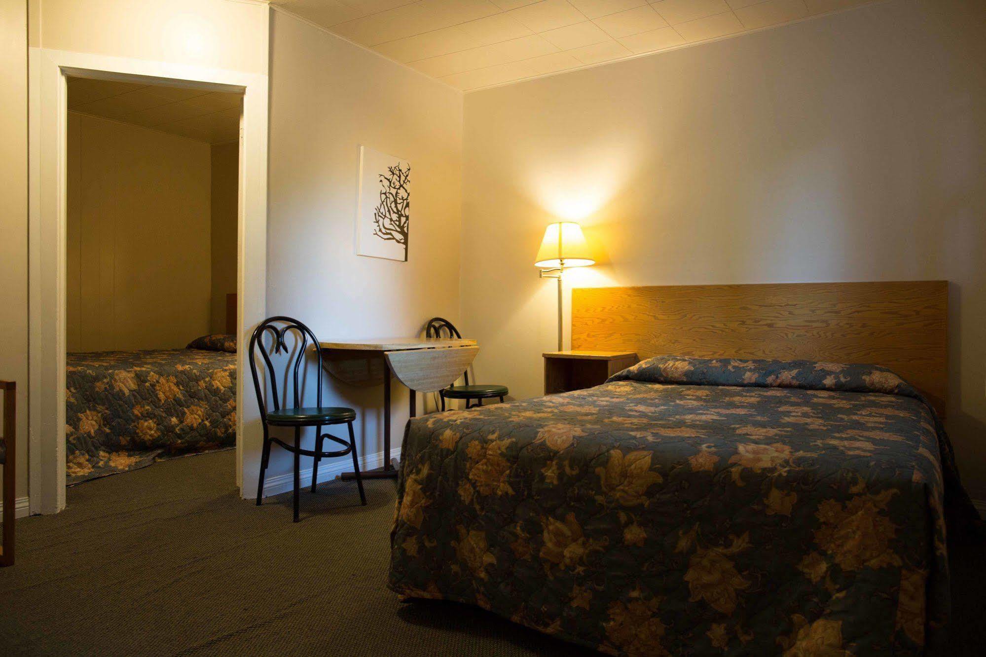 Yellow Quill Motel Portage la Prairie Exterior foto